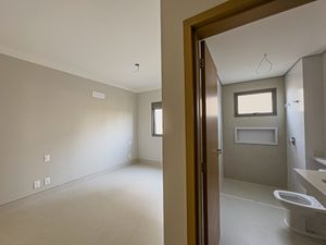 Image 18 - 923810