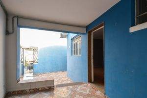 Image 1 - 923812