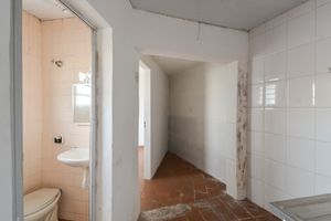 Image 44 - 923812
