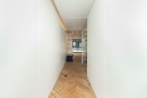 Image 39 - 923813