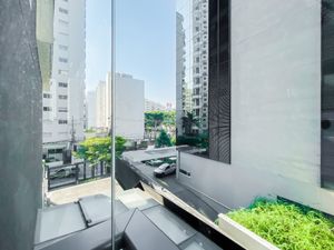 Image 44 - 923813