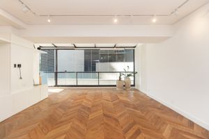 Image 4 - 923813