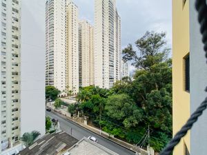 Image 9 - 923814