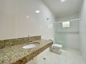 Image 31 - 923823