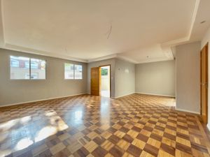 Image 8 - 923823