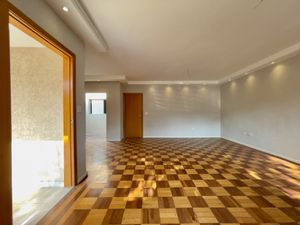Image 13 - 923823