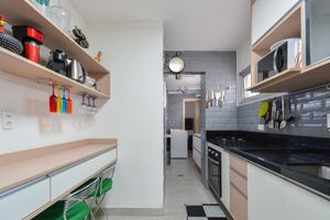 Image 21 - 923827