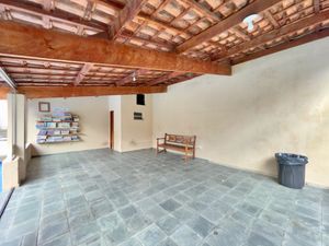 Image 21 - 923828