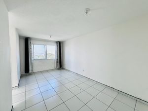 Image 3 - 923831