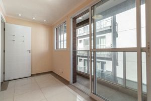 Image 8 - 923833
