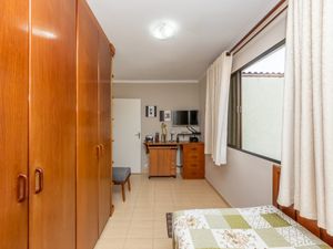 Image 21 - 923835