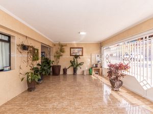 Image 3 - 923835