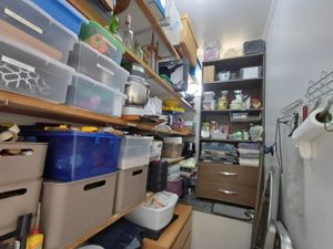 Image 13 - 923837