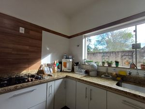 Image 5 - 923837