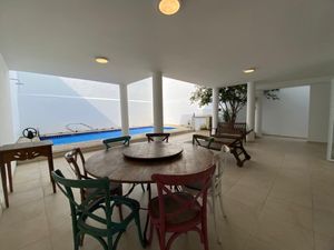Image 18 - 923843