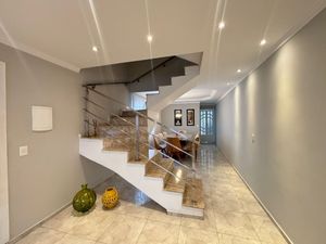 Image 23 - 923844