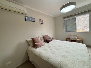 Image 4 - 923844