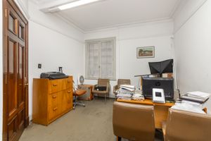 Image 6 - 923847