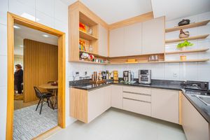Image 15 - 923852