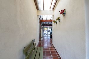 Image 28 - 923854