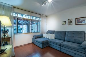 Image 1 - 923854