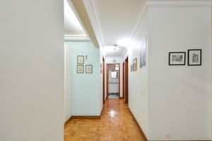 Image 12 - 923857