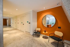 Image 37 - 923857