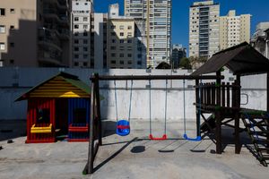 Image 65 - 923859