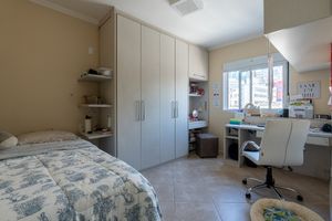 Image 35 - 923859