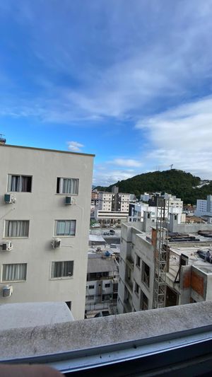 Image 10 - 923860
