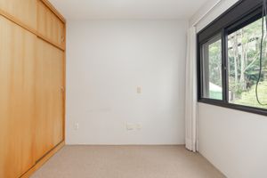 Image 6 - 923861