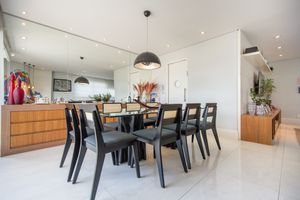 Image 4 - 923867