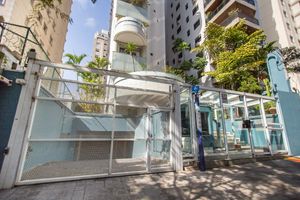 Image 44 - 923867
