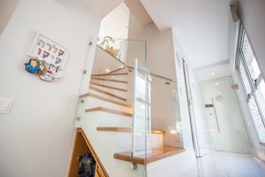 Image 14 - 923867