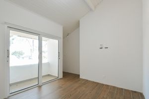 Image 37 - 923881