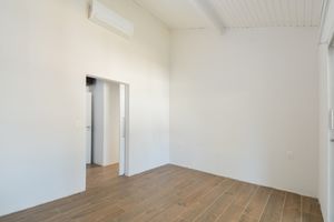 Image 35 - 923881