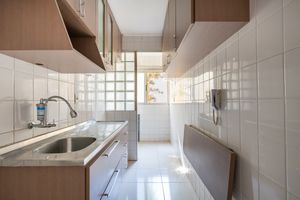 Image 3 - 923883