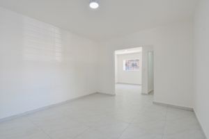 Image 4 - 923886