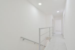 Image 22 - 923886