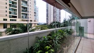 Image 1 - 923887