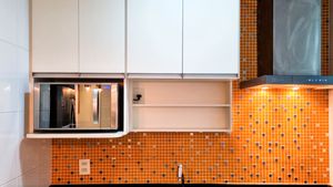 Image 17 - 923887
