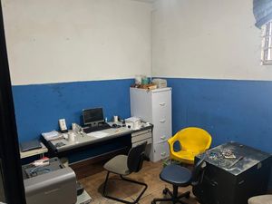 Image 11 - 923890