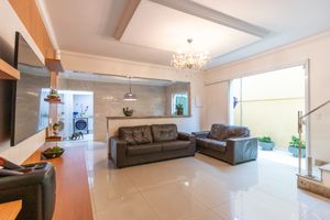 Image 4 - 923892