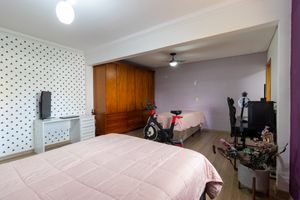 Image 17 - 923892