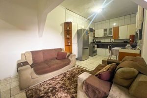 Image 1 - 923894
