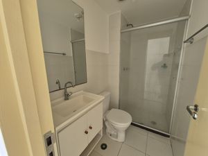 Image 8 - 923895