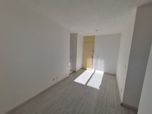 Image 2 - 923895