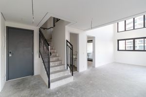 Image 3 - 923896