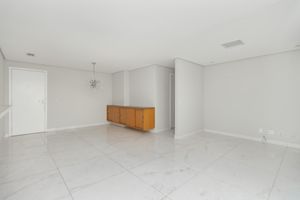 Image 3 - 923899