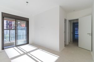 Image 19 - 923908
